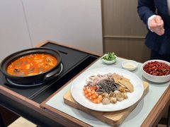 -品海楼·大连海胆锅贴馆(东港店)