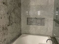 -上海虹桥西郊假日酒店