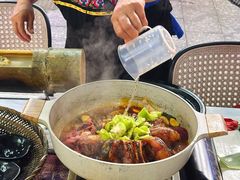 -刘姐啤酒鱼民族演艺餐厅(西街总店)