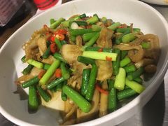 -龙巢盱眙龙虾·牛蛙·烧烤宵夜(八卦岭店)