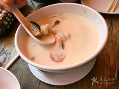 -J Daeng Seafood