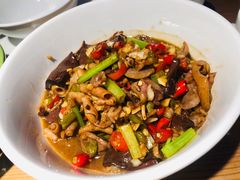 酸辣鸡杂-费大厨辣椒炒肉(万家丽一店)