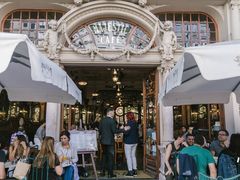 -Majestic Café