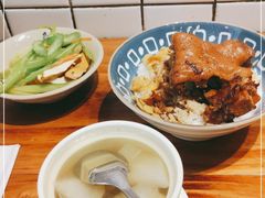 -红猪卤肉饭(大西洋美食城店)