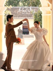 -雪中彩影婚纱摄影·微光艺术中心