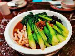 手捏菜炒蘑菇-新白鹿餐厅(爱琴海购物中心店)