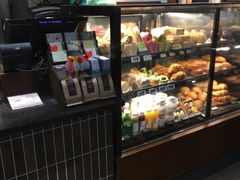 面包甜点陈列柜-星巴克(海口美兰机场分店)