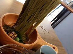 -爱雍·乌节