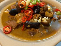 小鸡炖蘑菇-钰田大院·碳烤虹鳟鱼·怀柔地道农家菜(雁栖湖店)