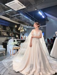 -艾米丽婚纱礼服