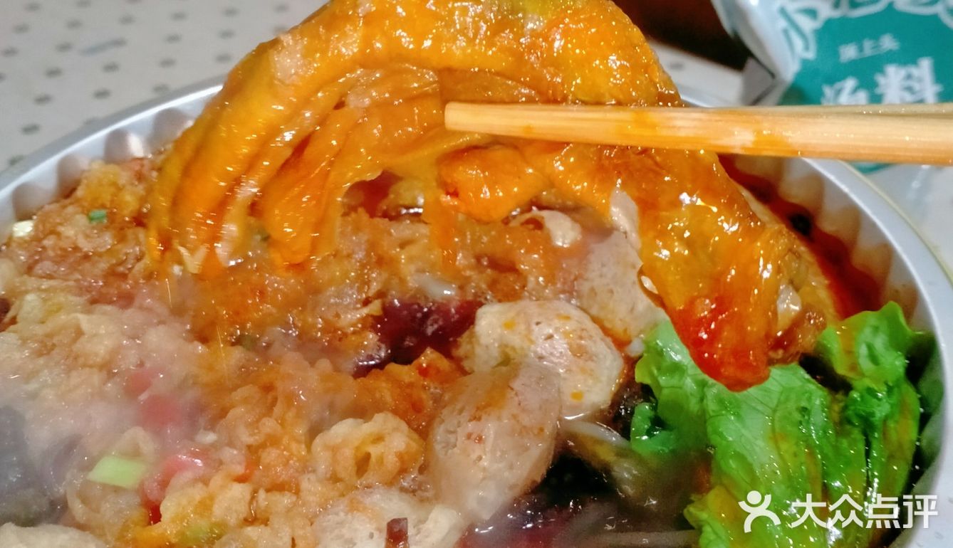 冬日小火锅的仪式感，一口螺蛳粉味顶上头