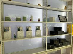 -PE SALON