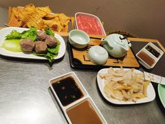 -潮界(LU·ONE凯德晶萃广场店)