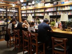 -西西弗书店&矢量咖啡(凯德晶萃广场店)