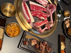 -铭牛烧肉·和牛海鲜自助(高新月牙湖店)