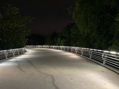 -南京眼步行桥