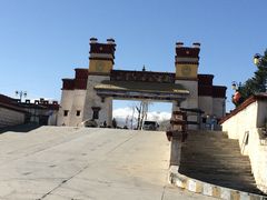 -松赞干布出生地