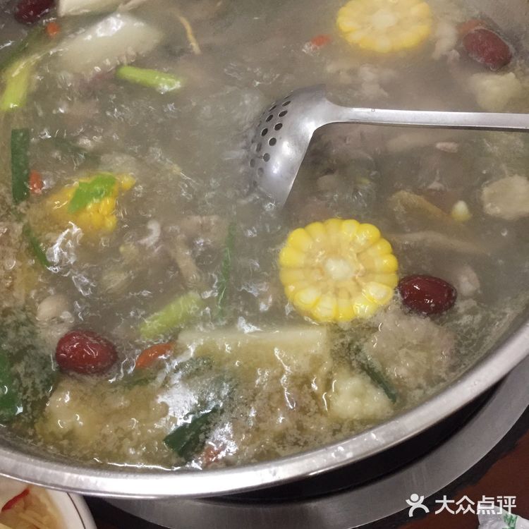很高兴约上好友品尝柳州最值得一试的就是牛杂火锅