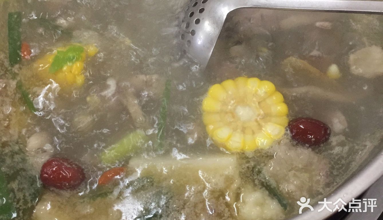 很高兴约上好友品尝柳州最值得一试的就是牛杂火锅