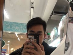 -英伦眼镜蔡司依视路折扣店(通州万达店)