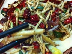折耳根炒臘肉-阿婉贵州苗家酸汤鱼(梅林店)