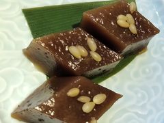 松子枣泥拉糕-鑫震源·苏式大虾生煎(山塘街店)