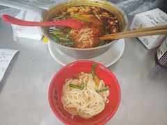 -铁锅哥米线