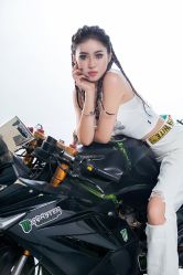 -onlygirl摄影美学馆高端定制(江滩店)