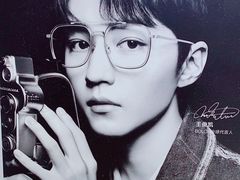 -宏宇眼镜蔡司依视路折扣店(兆佳眼镜城店)