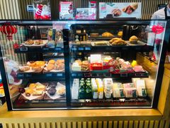 面包甜点陈列柜-星巴克(桂林国贸益华城店)