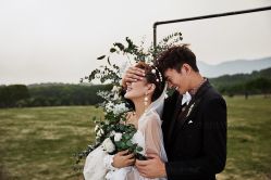 -雪中彩影婚纱摄影·微光艺术中心