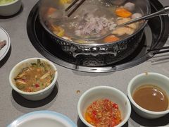 -四点金粥底火锅(沂州里店)