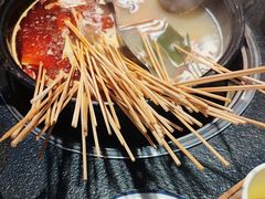 -两三事小郡肝串串香火锅(桂庙店)