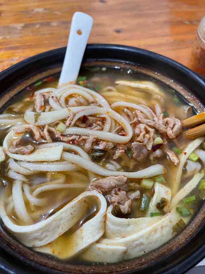 佛堂千张砂锅面-"老店 大成中学对面面馆 干净整洁卫生.