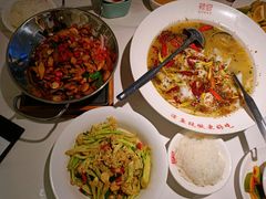 老坛酸菜鱼鲈鱼-新辣宴·湖南家常菜·商务聚餐(中粮创芯店)