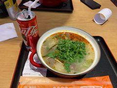 -小蛮椒麻辣烫·麻辣拌(青浦宝龙店)