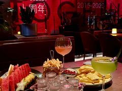 -FOUR PLAY BAR