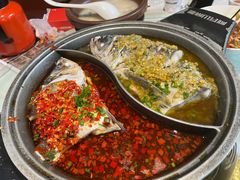 -阿瓦山寨·湘菜现炒·剁椒鱼头王(咸阳总店)