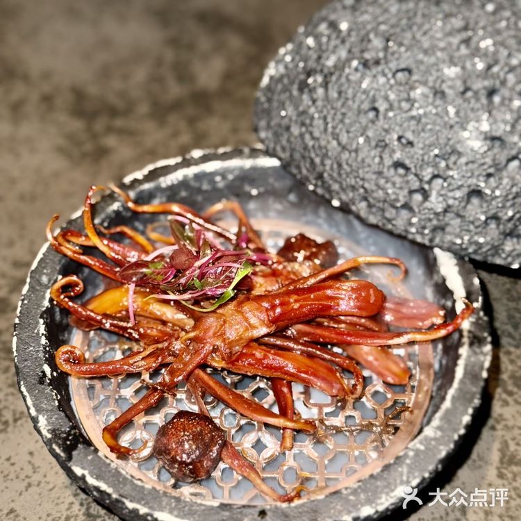 不用去深圳,在上海也吃到鳗鱼鹅肝脆!😋