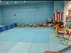 -小小王国亲子游泳俱乐部(锦辉中心)