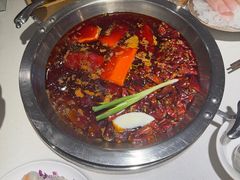 -茅草房·河畔园林火锅
