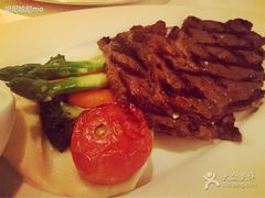-龙虾酒吧扒房(宁波香格里拉店)