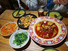 沙湾大盘鸡-塔哈尔·新疆盛宴(城西银泰店)