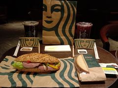 -星巴克臻选(南京金茂览秀城店)