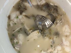 -严记小天府酸菜鱼(西四路店)