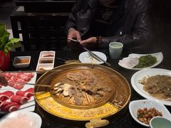 -猪啊牛呀羊啊铜盘烤肉(正大广场店)