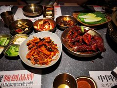 -草家酱蟹炭火烤肉店(珲春南路二店)
