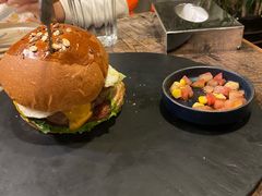 经典芝士汉堡-HIGH FIVE哈福手工汉堡(桂林路店)