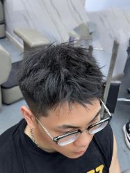 -尤司男士国潮理发馆