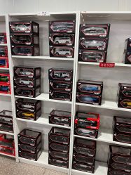 -逝水玩具折扣店
